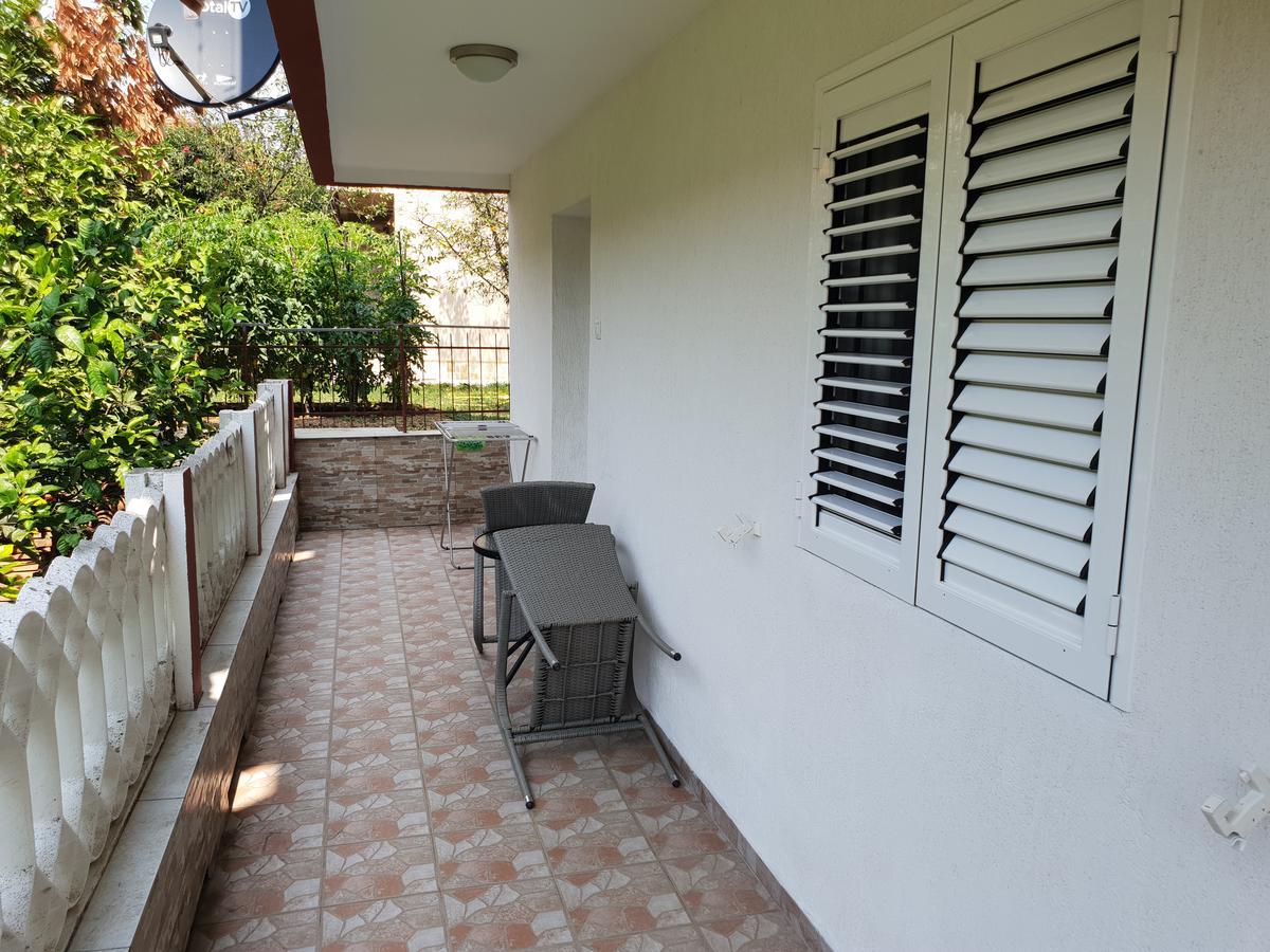 Badza Apartment Kotor Luaran gambar